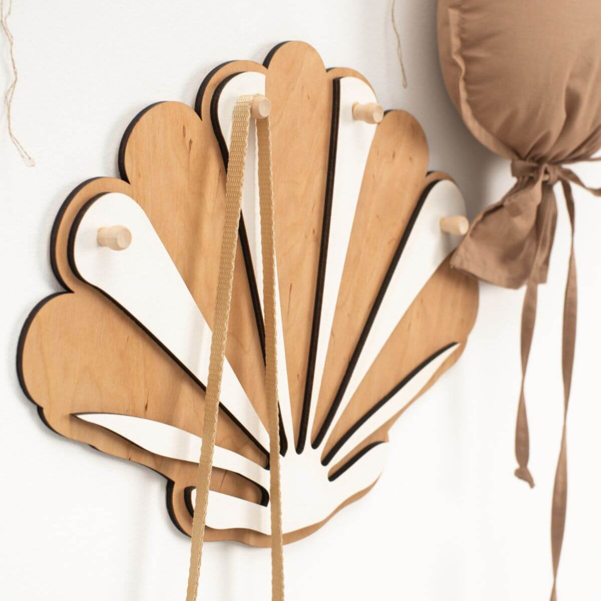 Sea Shell Wall Hanger for Nursery Main image