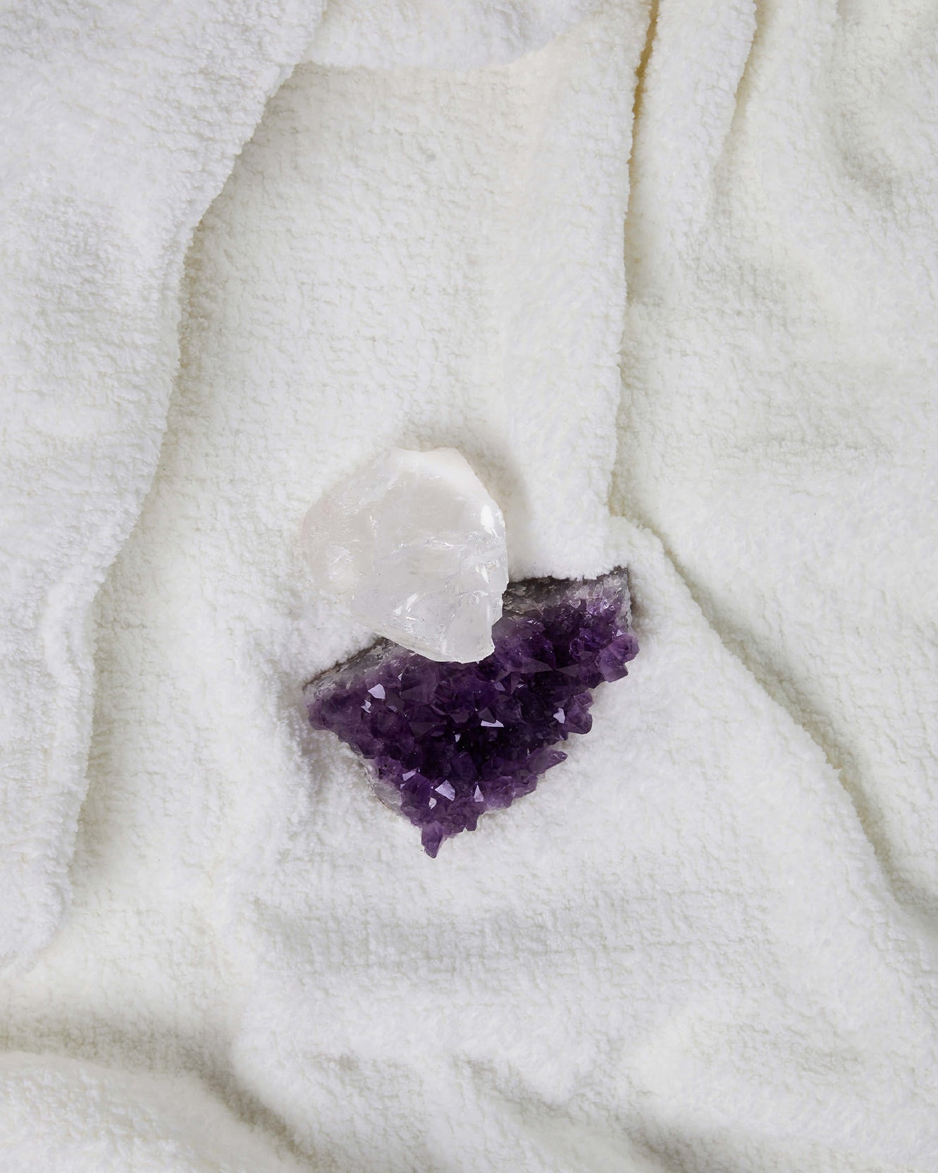 Snug Crystal Weighted Blanket Secondary image