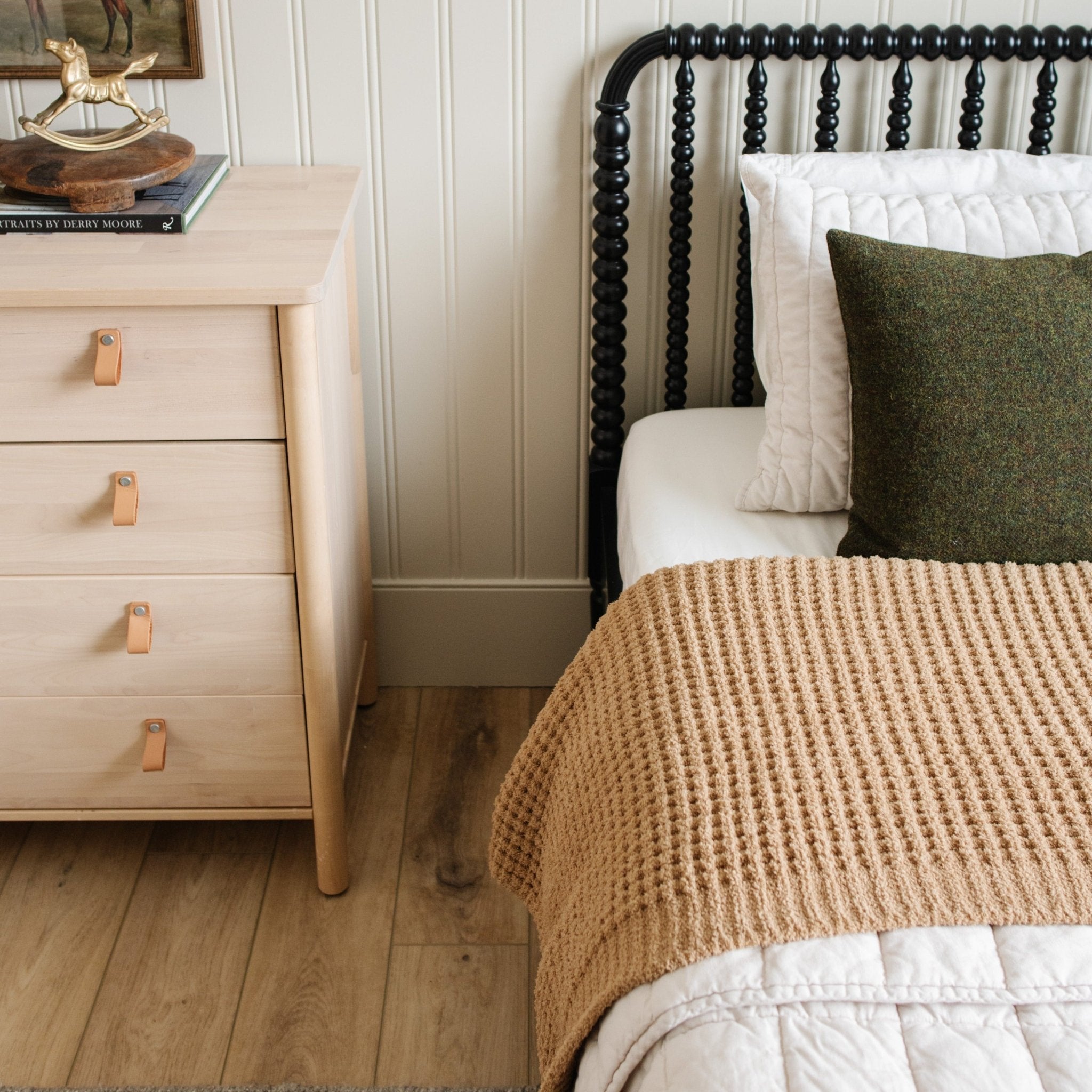 WAFFLE KNIT TWIN BLANKETS Secondary image