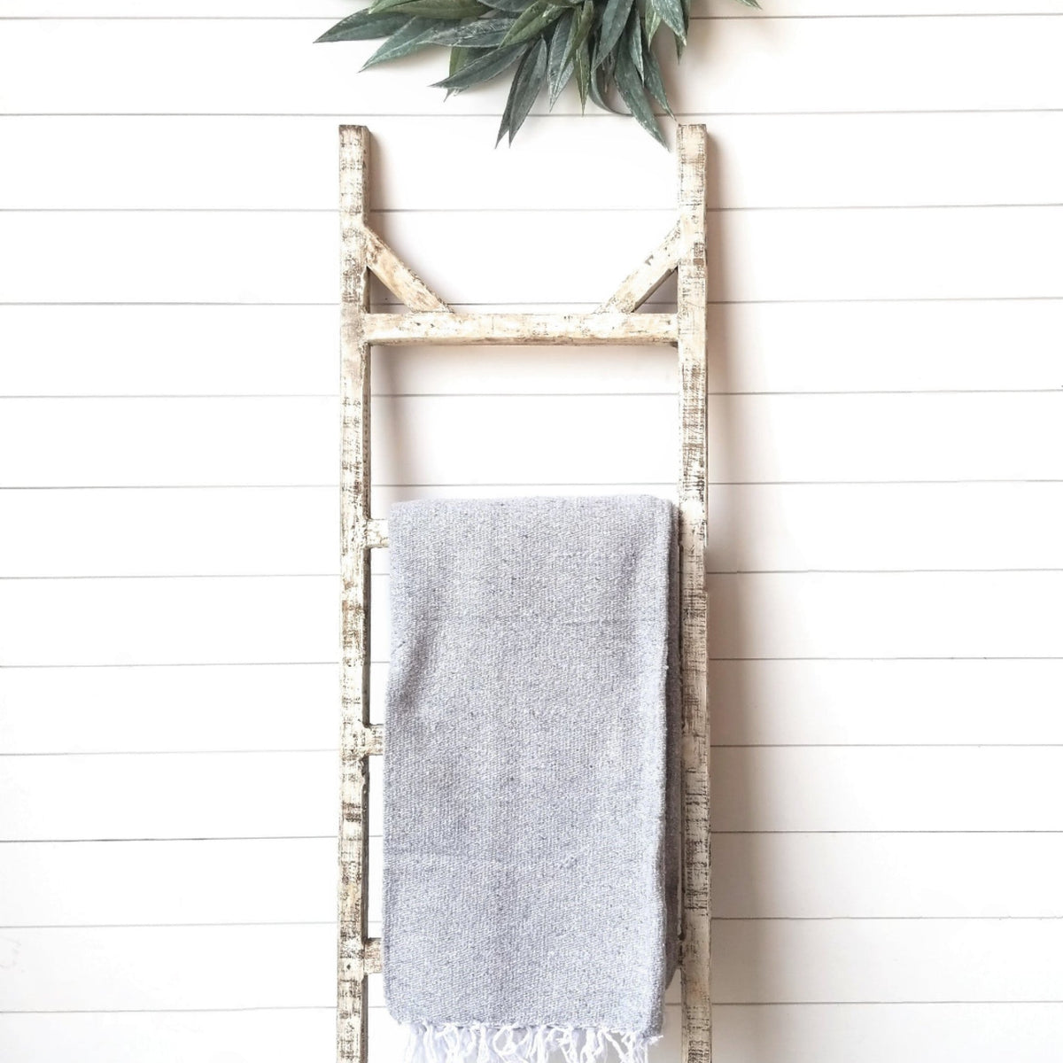 Blanket Ladder 5 Foot Or 6 Foot Blanket Ladder Rustic White